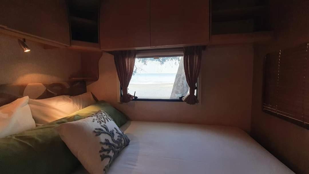 Maliblues Bed & Art Gallery Chumphon Exterior foto
